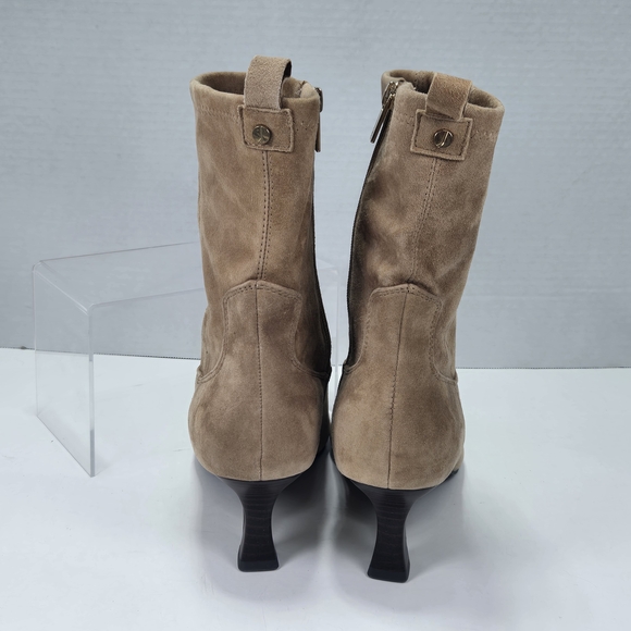 Jones New York Sonjah Tan Suede Leather Kitten Heeled Pointed Toe Boots Size 9.5 - Picture 3 of 15